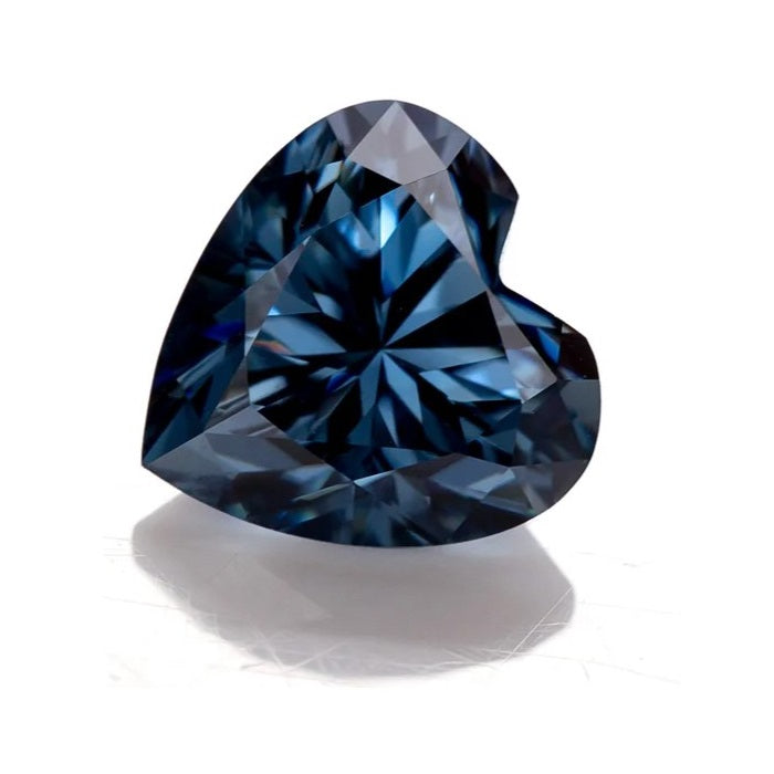 אבן מואסנייט בחיתוך יהלום כחולה מלווה בתעודה גמולוגית מתאימה