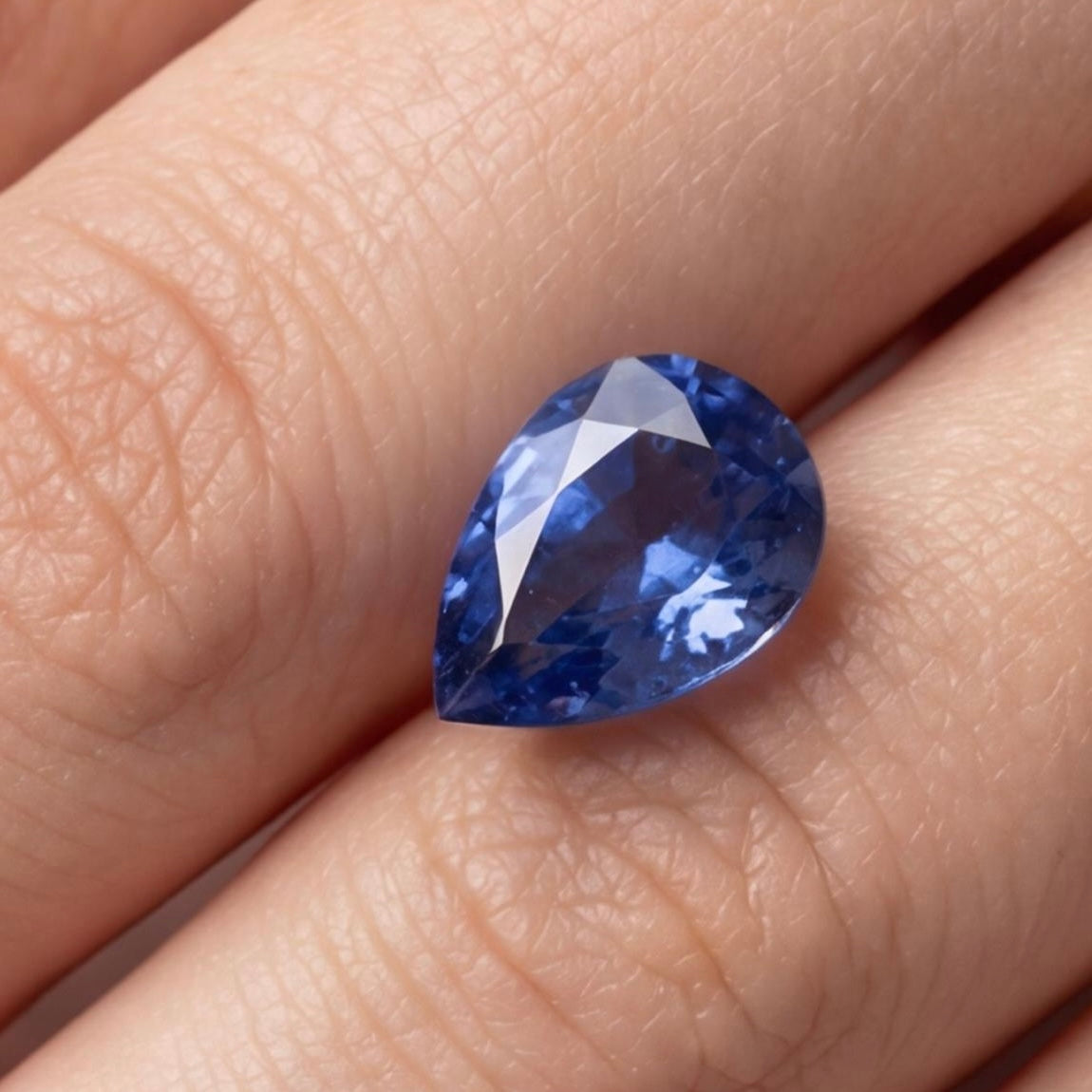 אבן חן ספיר כחולה חיתוך טיפה 4.72 קראט
