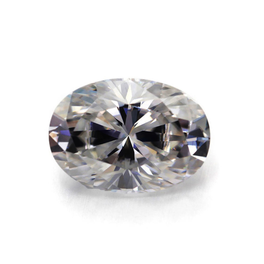 אבן מואסנייט בחיתוך יהלום בצורת אובל מלווה בתעודה גמולוגית מתאימה